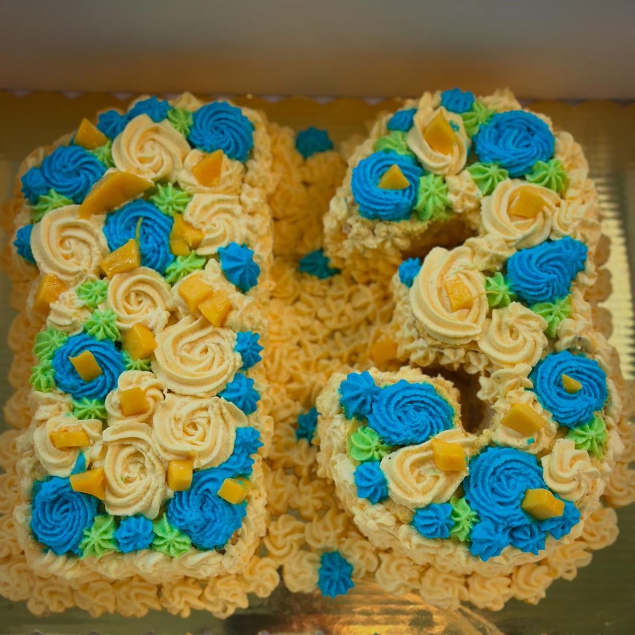 sweets-n-treats-alchemy-cake
